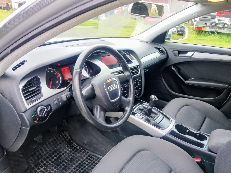 Audi A4 1.8-БЕНЗИН-120К.С.-6СКОРОСТИ-КЛИМАТРОНИК-, снимка 6 - Автомобили и джипове - 52877774