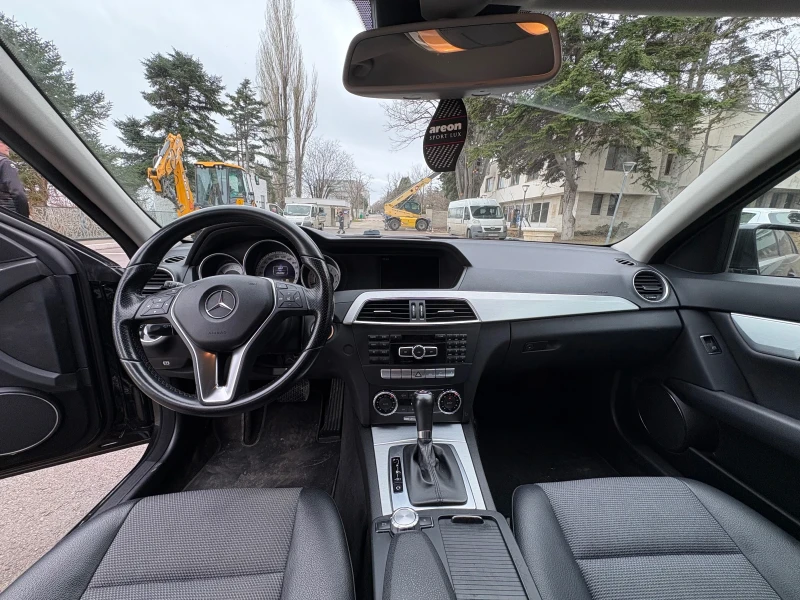 Mercedes-Benz C 180, снимка 9 - Автомобили и джипове - 53270036