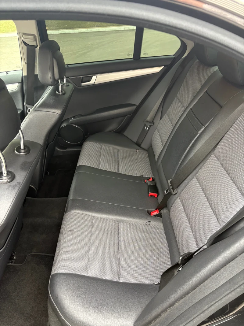Mercedes-Benz C 180, снимка 8 - Автомобили и джипове - 53270036