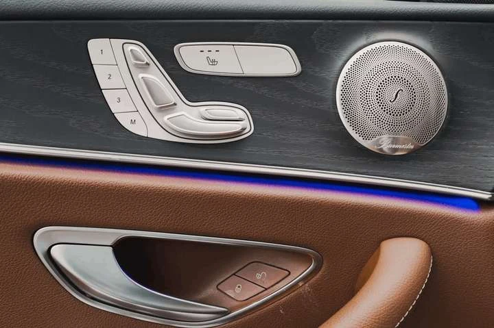 Mercedes-Benz E 350 E 350 4MATIC SEDAN * GREAT CONDITION * , снимка 16 - Автомобили и джипове - 54000203