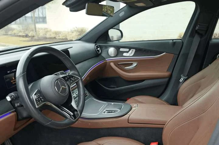 Mercedes-Benz E 350 E 350 4MATIC SEDAN * GREAT CONDITION * , снимка 7 - Автомобили и джипове - 54000203