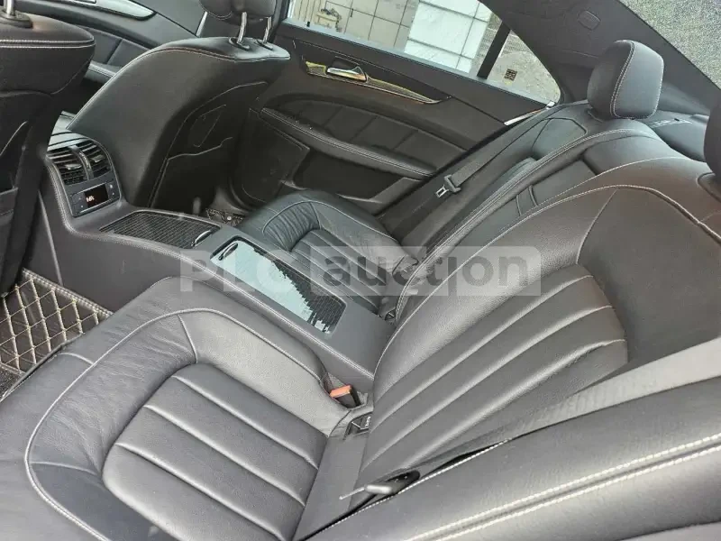 Mercedes-Benz CLS 400 AMG PACK* 4MATIC* BANG & OLUFSEN* ОБДУХ* AMBIENT* , снимка 12 - Автомобили и джипове - 54078837