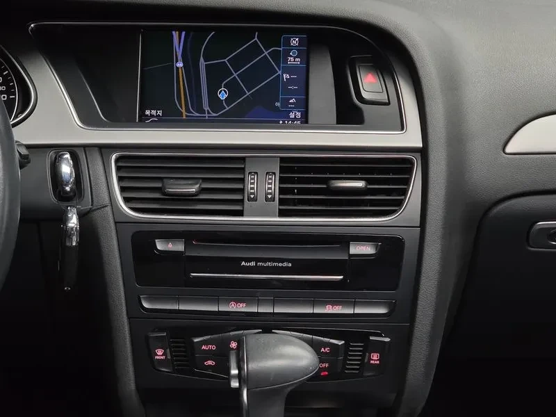 Audi A4 2.0 TDI, снимка 14 - Автомобили и джипове - 54143415