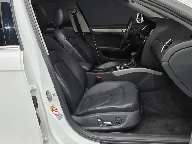 Audi A4 2.0 TDI, снимка 11 - Автомобили и джипове - 54143415