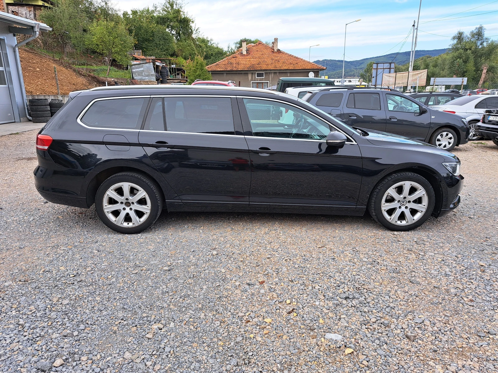 VW Passat 2.0TDI* КЛИМА* NAVI* ТЕМПОМАТ* ПАРКТР* 6ск - изображение 6