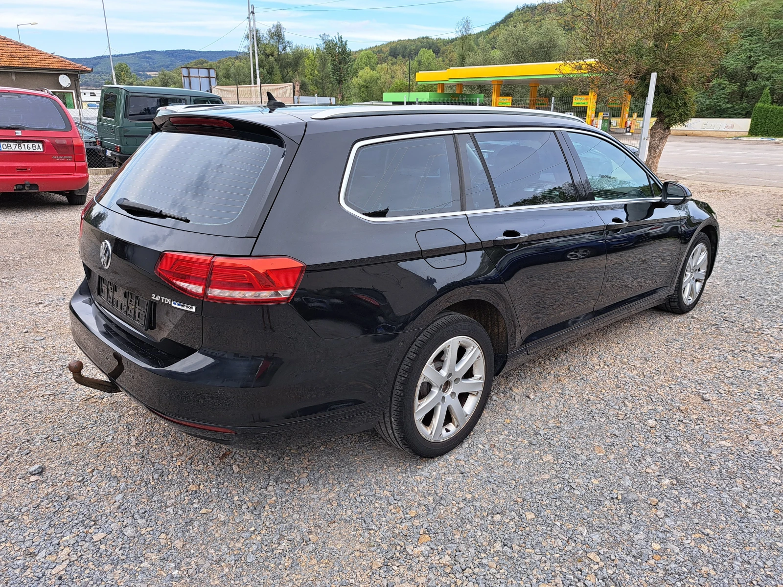 VW Passat 2.0TDI* КЛИМА* NAVI* ТЕМПОМАТ* ПАРКТР* 6ск - изображение 2