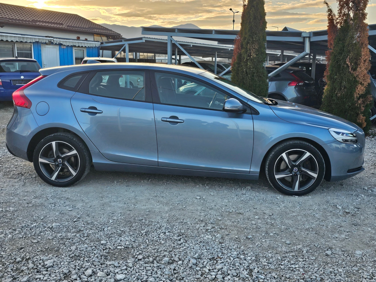 Volvo V40 1.5 БЕНЗИН ! ! АВТОМАТИК ! ! 84000КМ ЕВРО 6d  - изображение 6