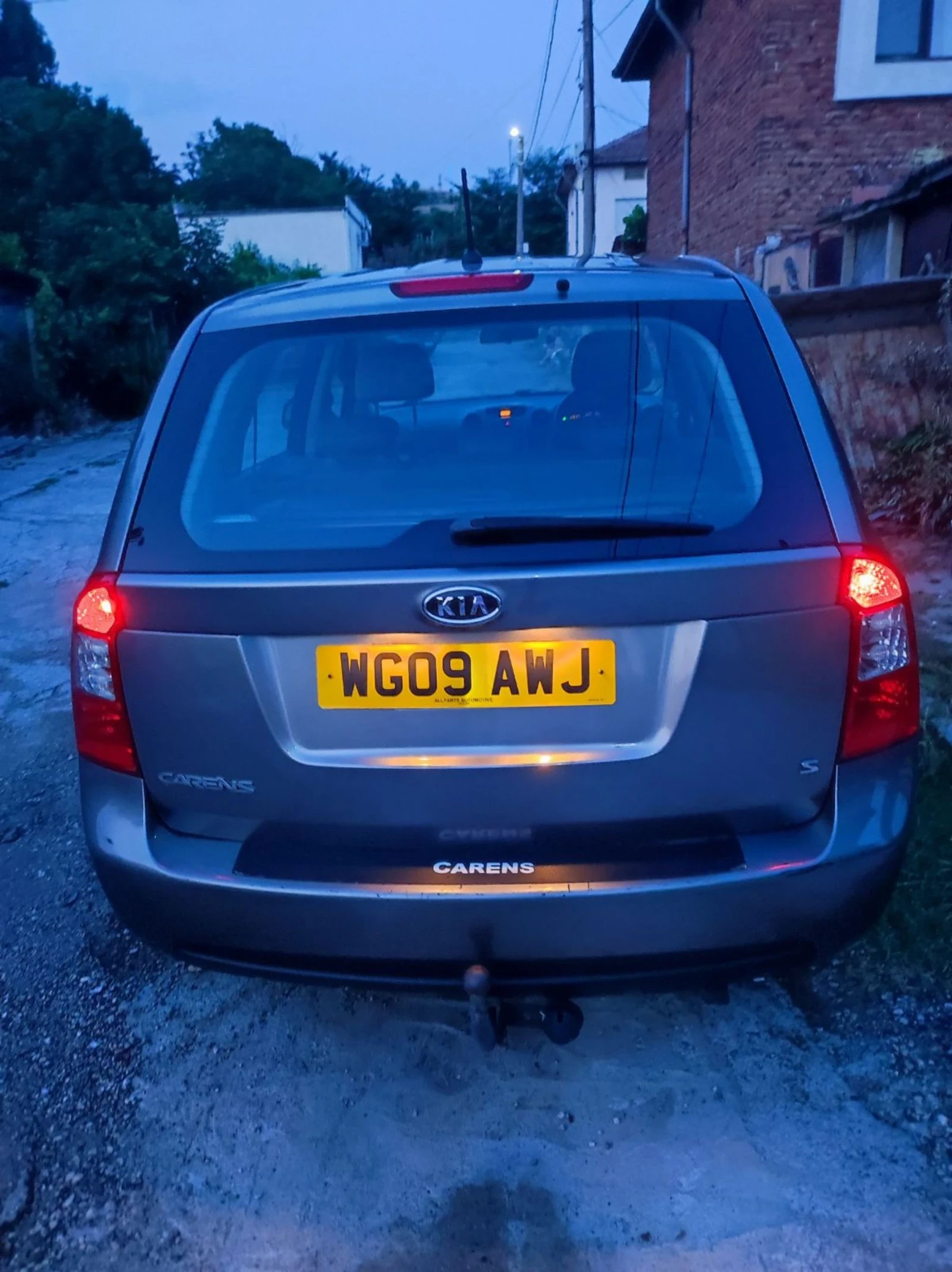Kia Carens 2.0 / 140 к.с. / BENZIN - изображение 9