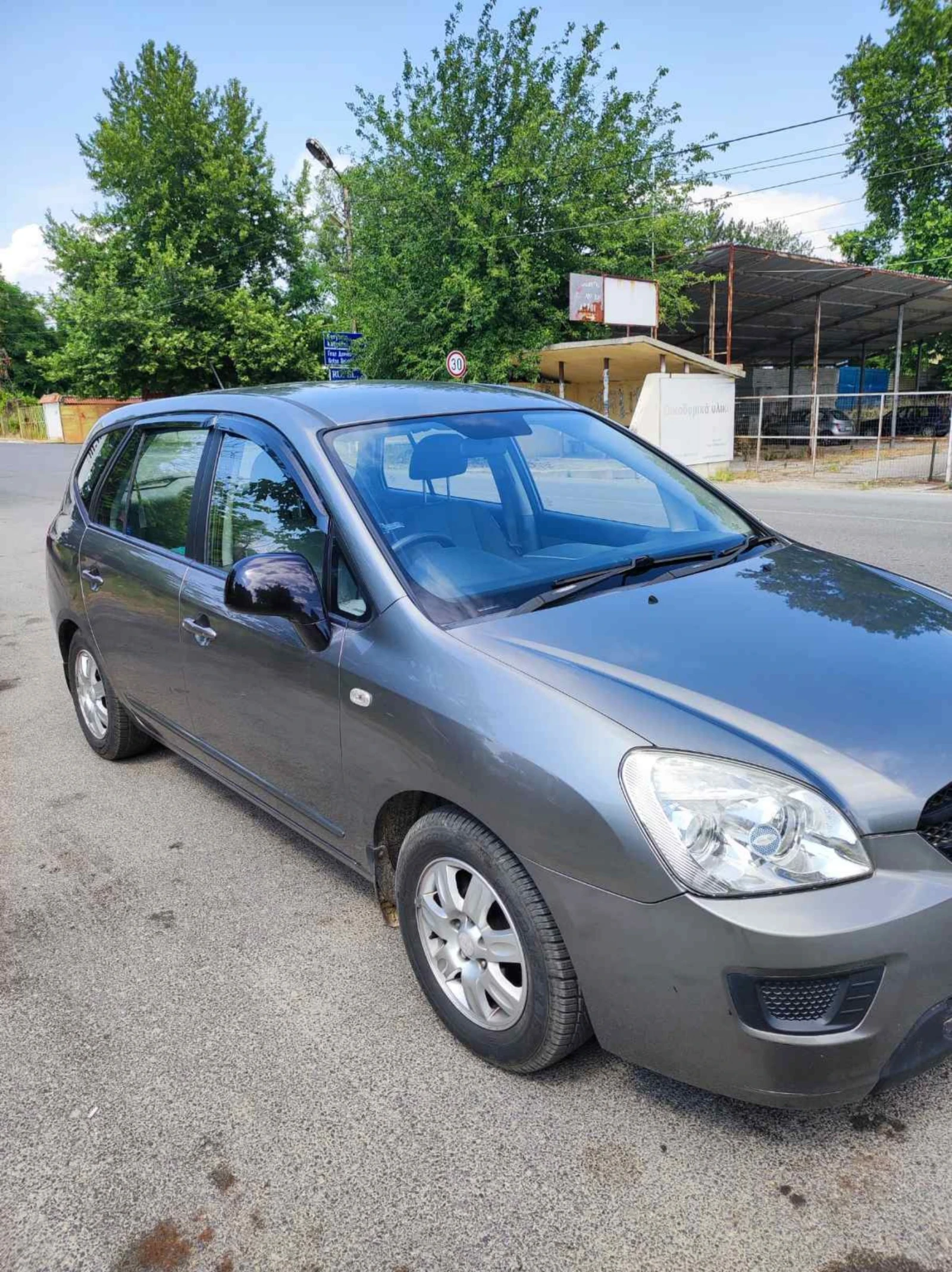 Kia Carens 2.0 / 140 к.с. / BENZIN - изображение 2