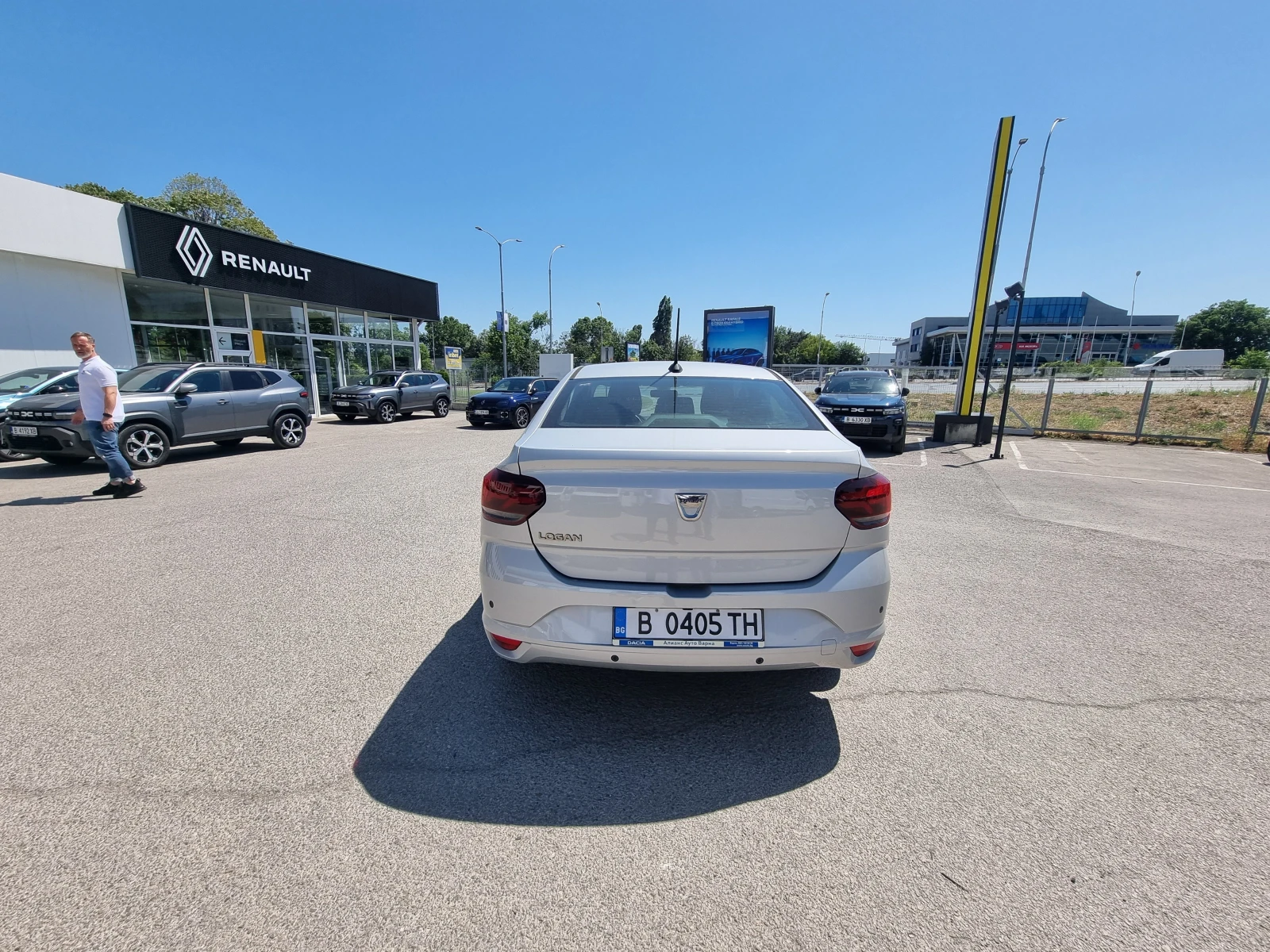 Dacia Logan TCe 100 к.с. ECO-G S&S BVM6 - изображение 6