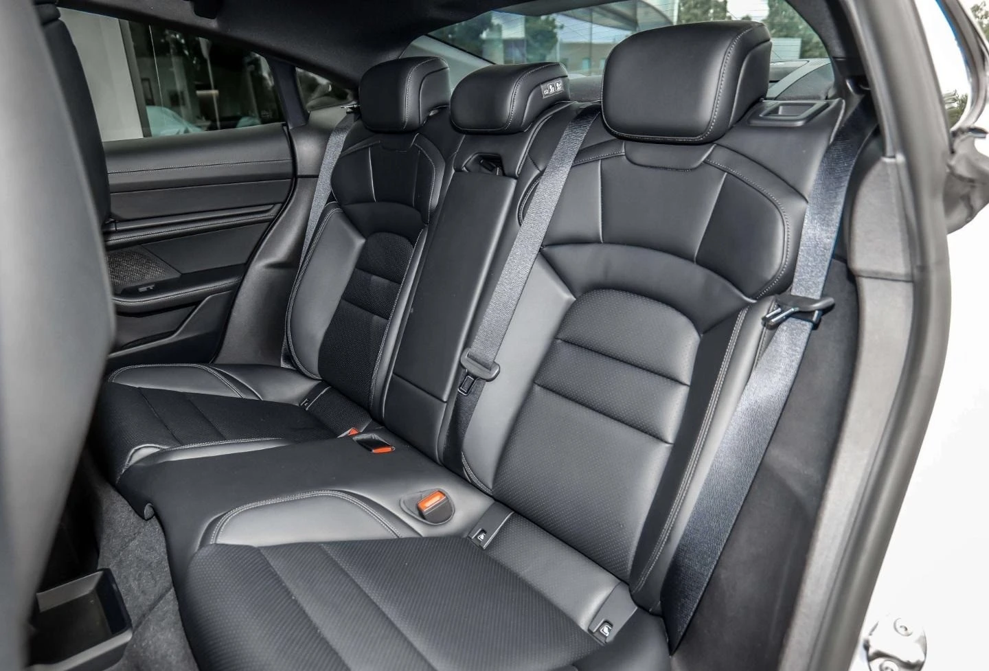 Porsche Taycan 4S/FACELIFT/SPORT DESIGN/BOSE/MATRIX/PANO/360/ | Mobile.bg   17