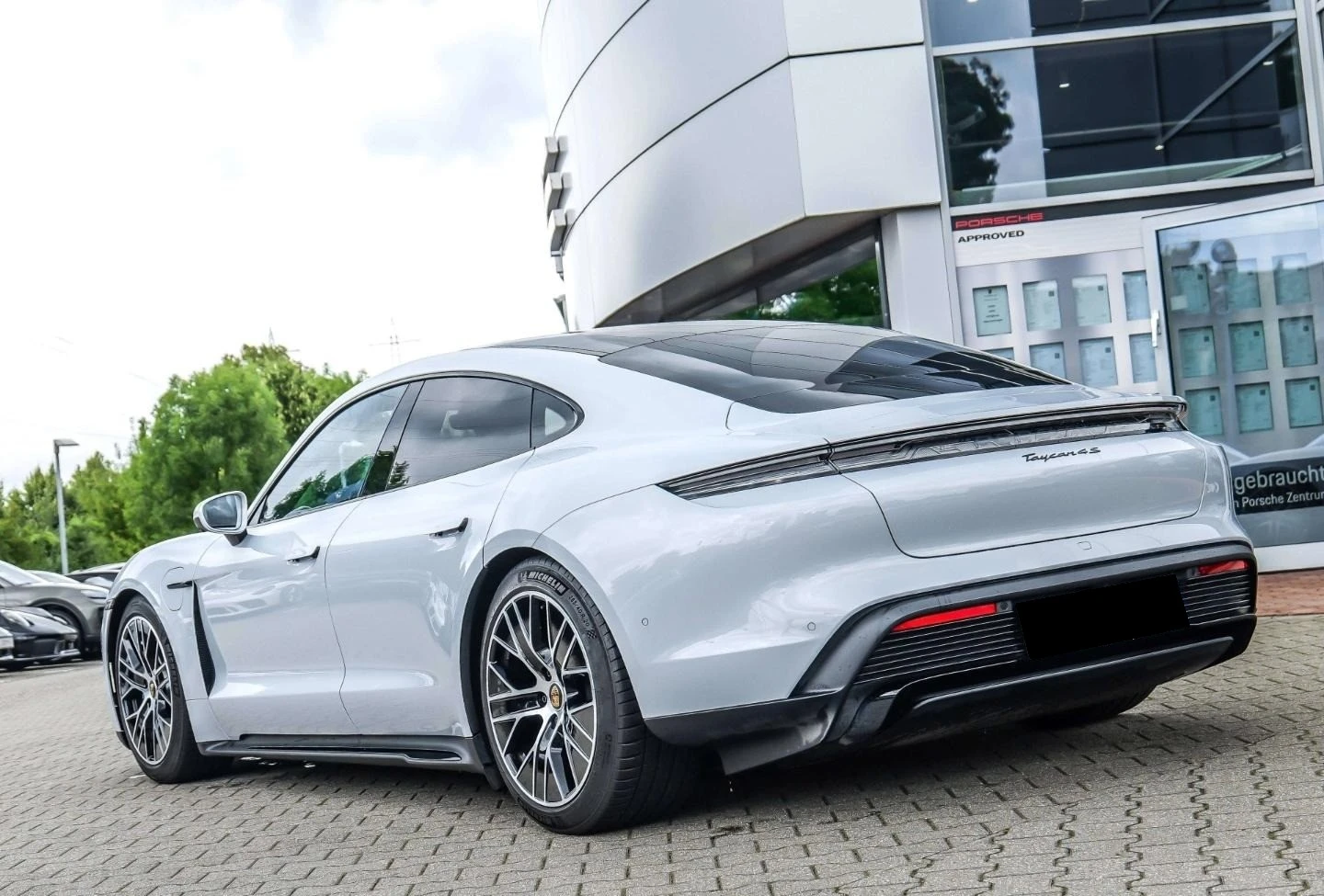 Porsche Taycan 4S/FACELIFT/SPORT DESIGN/BOSE/MATRIX/PANO/360/ - изображение 5