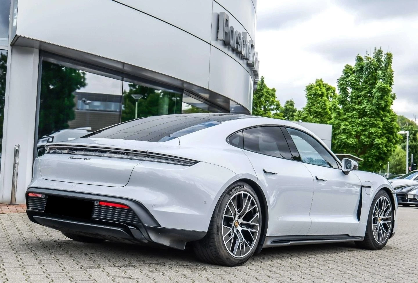 Porsche Taycan 4S/FACELIFT/SPORT DESIGN/BOSE/MATRIX/PANO/360/ - изображение 7