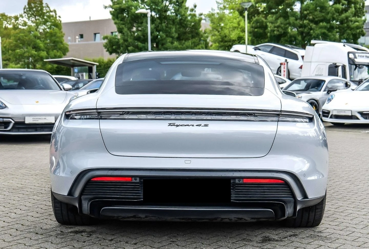 Porsche Taycan 4S/FACELIFT/SPORT DESIGN/BOSE/MATRIX/PANO/360/ - изображение 6