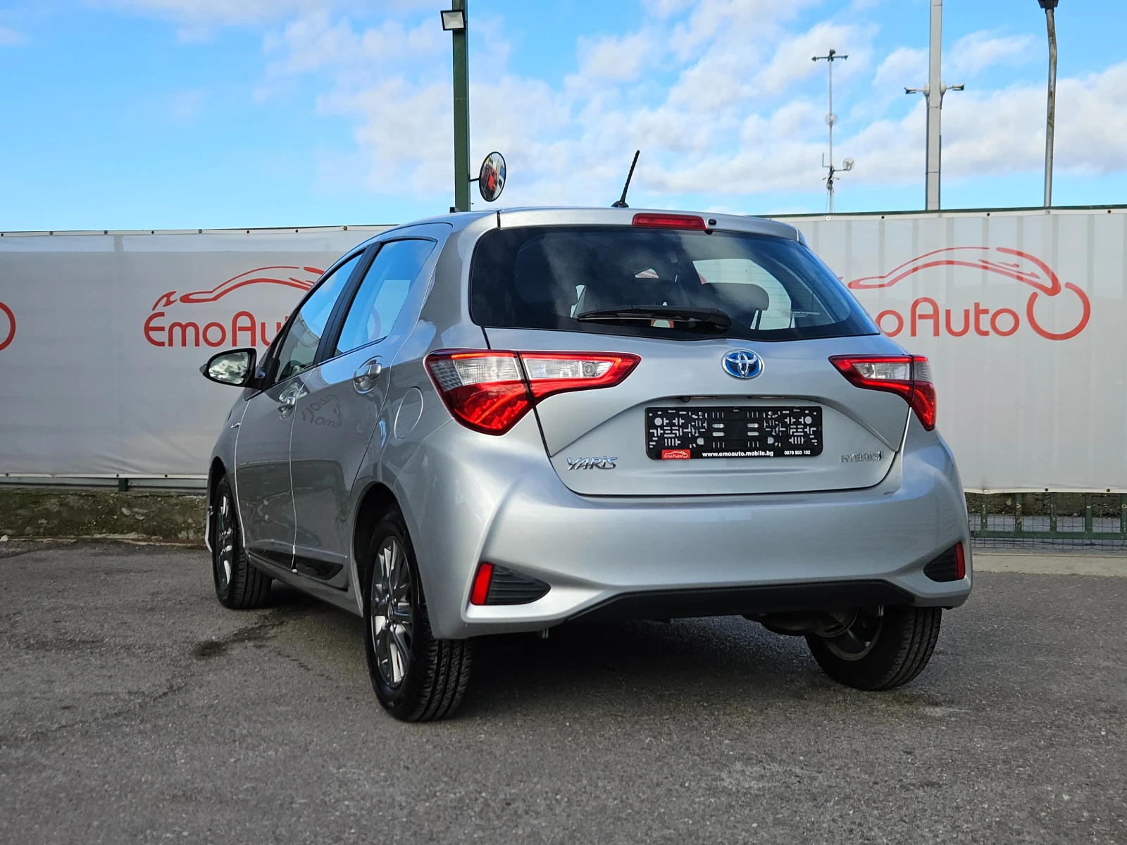 Toyota Yaris 1.5HYBRID/BLACK FRIDAY/LED/NAVI/БЛУТУТ/EURO 6B/ТОП - изображение 5