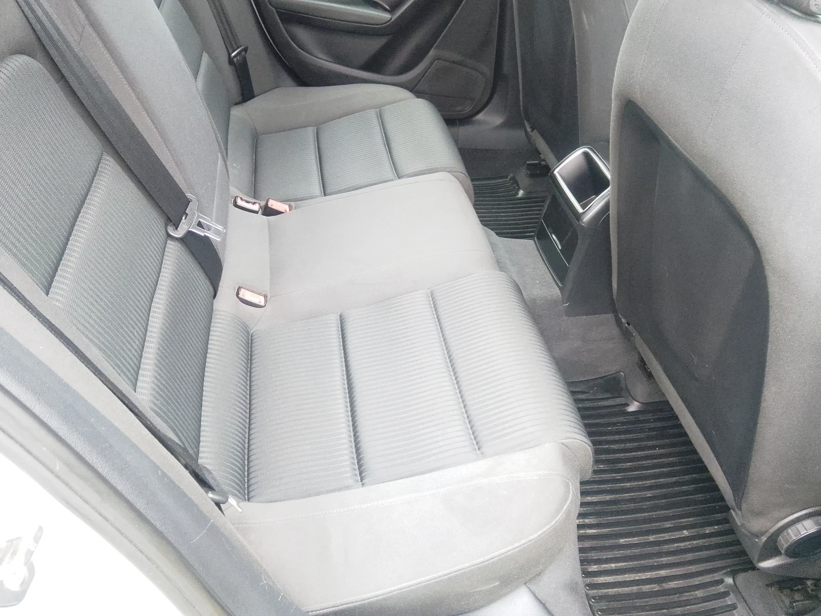 Audi A4 1.8-БЕНЗИН-120К.С.-6СКОРОСТИ-КЛИМАТРОНИК- - изображение 9