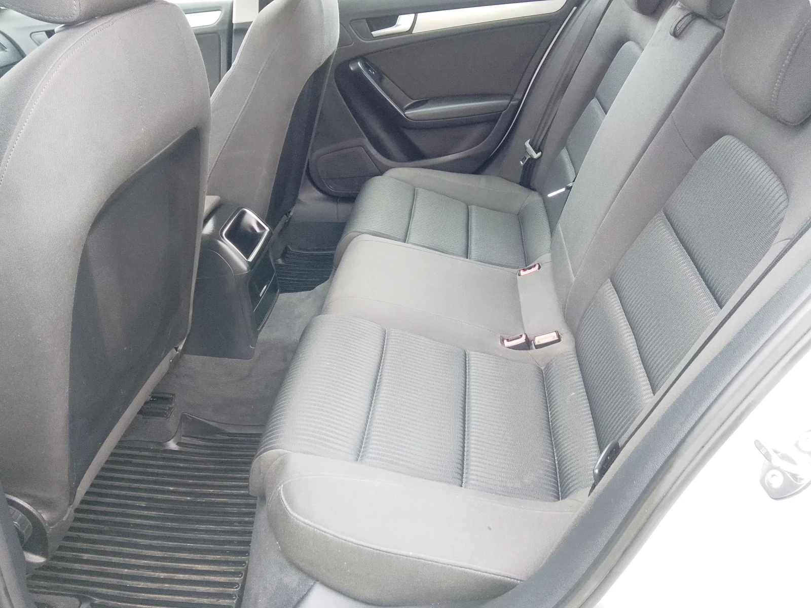 Audi A4 1.8-БЕНЗИН-120К.С.-6СКОРОСТИ-КЛИМАТРОНИК- - изображение 10