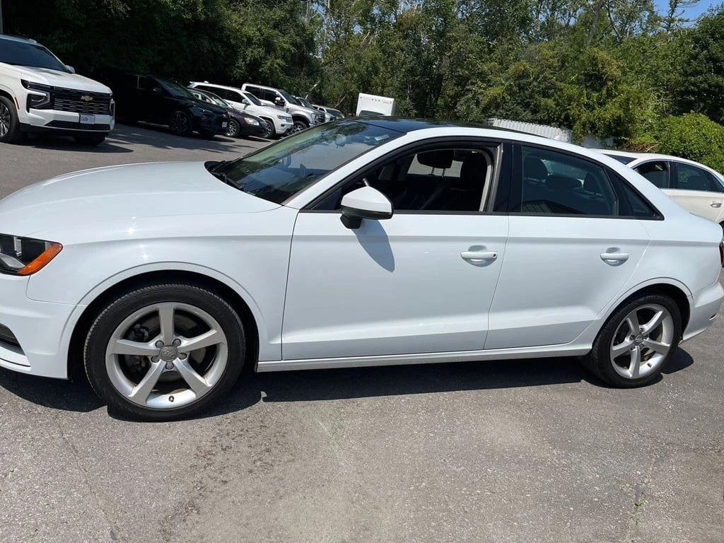 Audi A3 * 4dr Sdn quattro 2.0T * CARFAX * БЕЗ ПЪРВОНАЧАЛНА - изображение 2