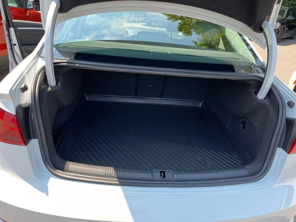 Audi A3 * 4dr Sdn quattro 2.0T * CARFAX * ��� ������������ | Mobile.bg � ����������� 11