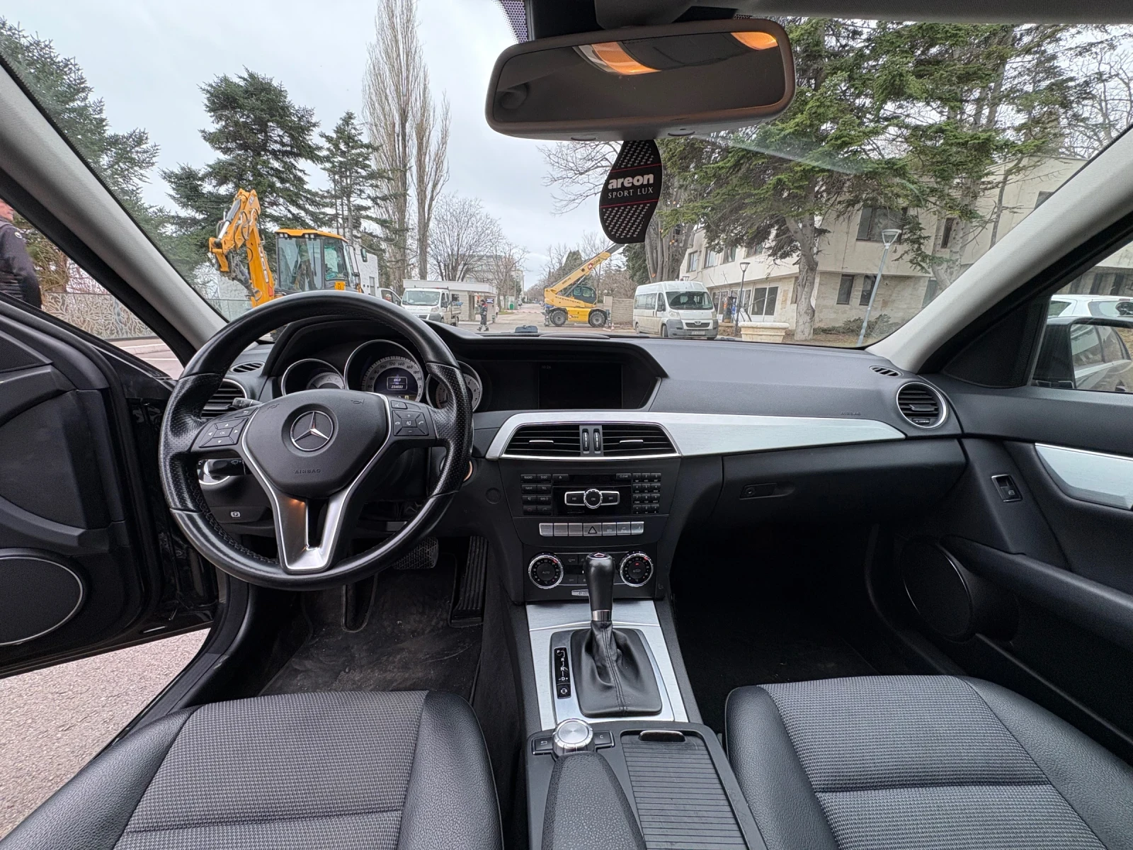 Mercedes-Benz C 180  - изображение 9