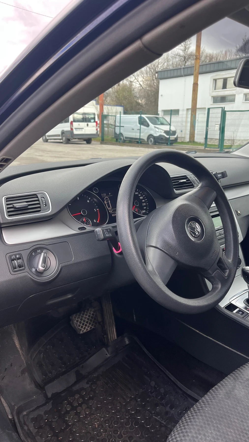 VW Passat 2.0 TDI, снимка 9 - Автомобили и джипове - 54046149