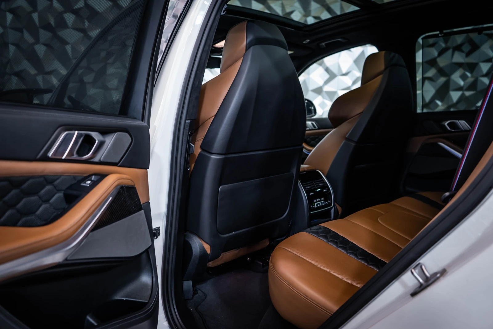 BMW X5M Competition* Carbon* H/K, снимка 14 - Автомобили и джипове - 54326326