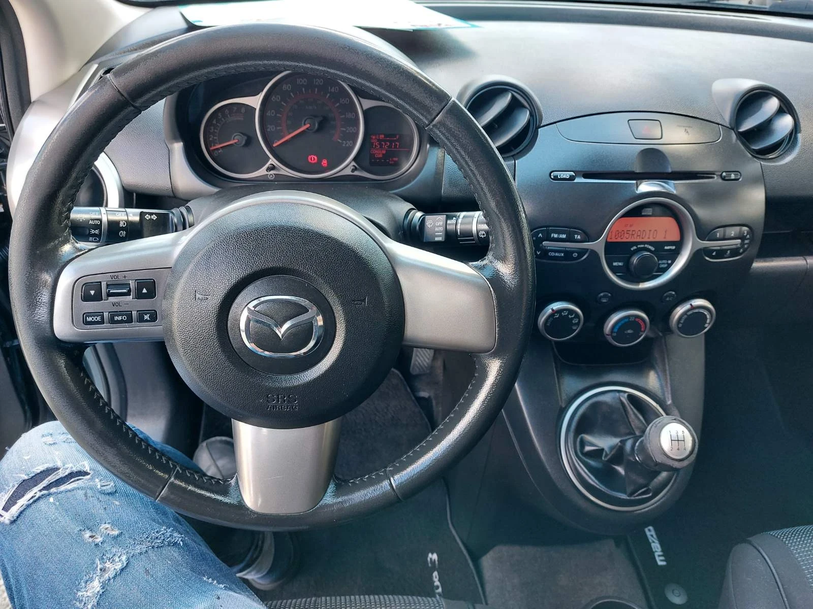 Mazda 2 1.3i, вер. мотор, снимка 15 - Автомобили и джипове - 54598666