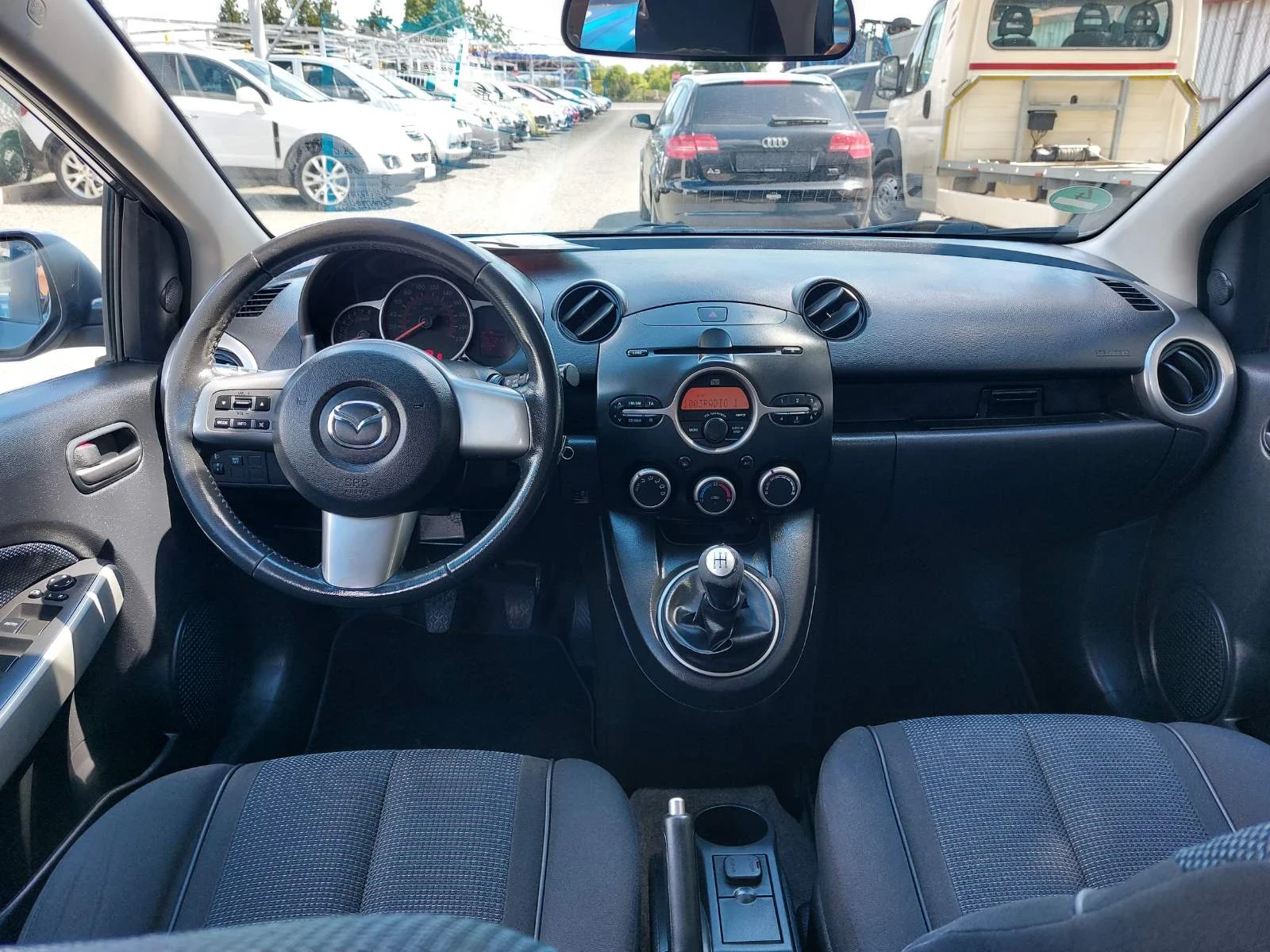 Mazda 2 1.3i, вер. мотор, снимка 10 - Автомобили и джипове - 54598666