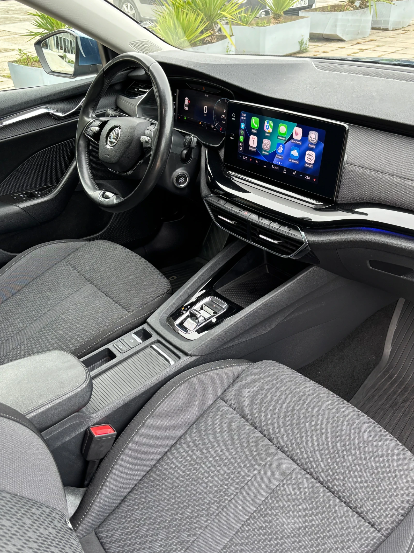Skoda Octavia 2.0 TDI DIGITAL DISTRONIC CAMERA CARPLAY , снимка 11 - Автомобили и джипове - 54742690