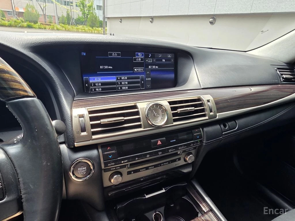Lexus LS 460 AWD* XF40* ПОДГРЕВ* НАВИГАЦИЯ* ОБДУХВАНЕ* , снимка 6 - Автомобили и джипове - 54761229