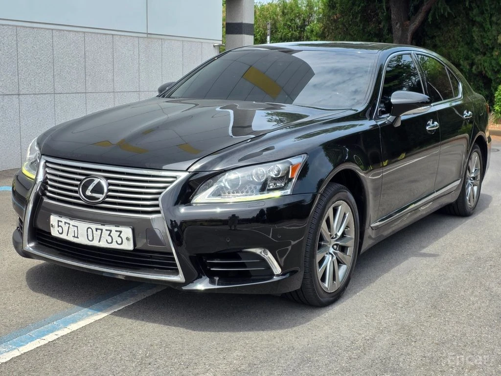 Lexus LS 460 AWD* XF40* ПОДГРЕВ* НАВИГАЦИЯ* ОБДУХВАНЕ* 