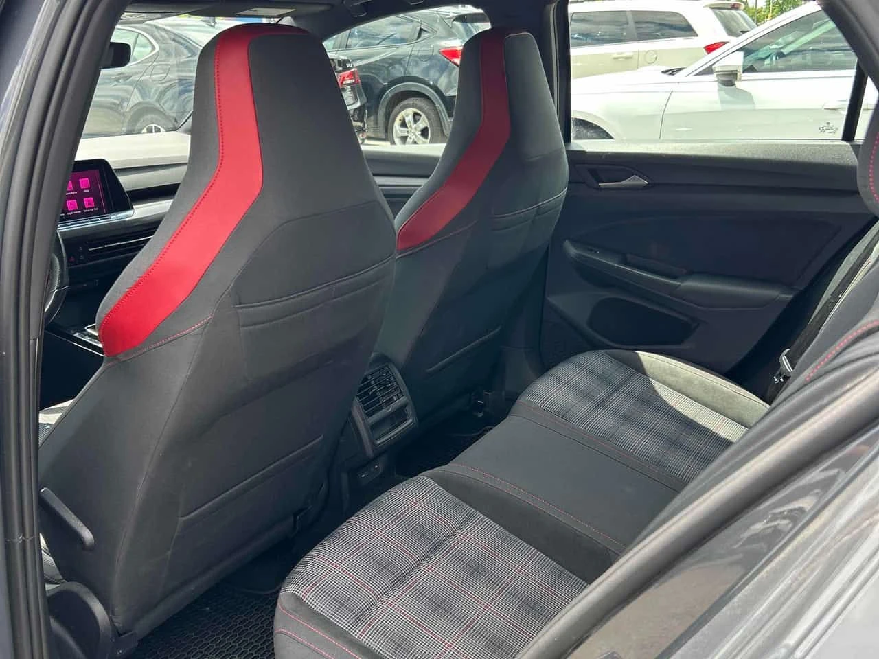 VW Golf GTI Autobahn | CARFAX | АВТОКРЕДИТ, снимка 10 - Автомобили и джипове - 55598587