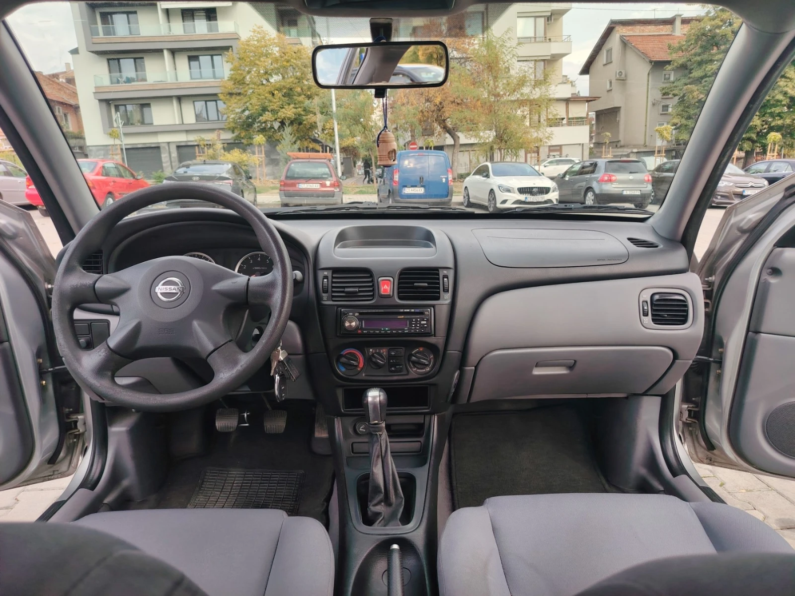 Nissan Almera, снимка 6 - Автомобили и джипове - 56661289