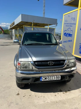     Toyota Hilux 