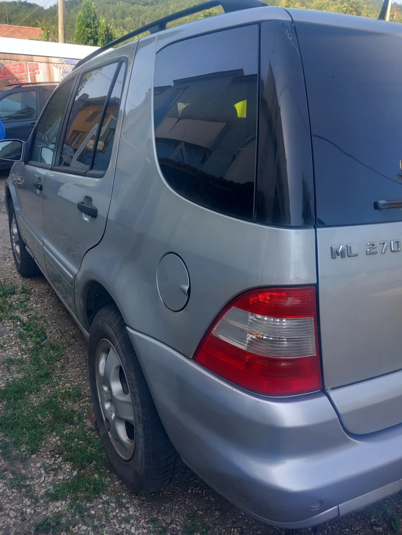 Mercedes-Benz ML 270 Cdi, снимка 3 - Автомобили и джипове - 47529535