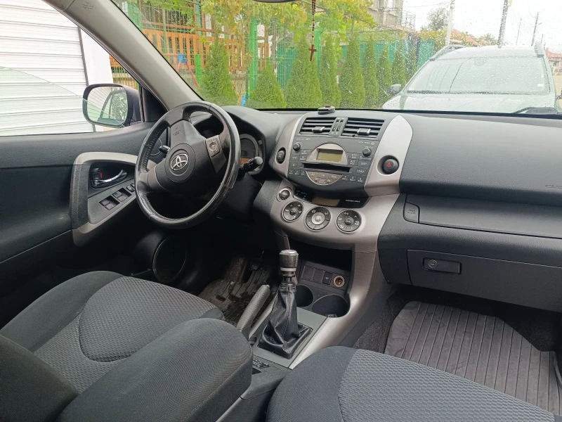 Toyota Rav4 2.2 D4D 136к.с/2006г., снимка 8 - Автомобили и джипове - 47394058