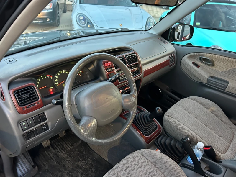 Suzuki Vitara 2.5!* БЕНЗИН* КИМАТИК* ЕЛ ПАКЕТ* 90000КМ* * * * , снимка 15 - Автомобили и джипове - 47623219