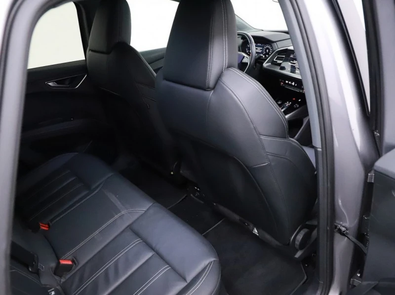 Audi Q4 Sportback e-tron40, 204 к.с, снимка 13 - Автомобили и джипове - 49731226