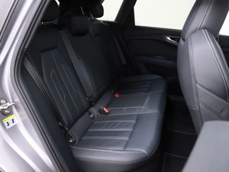 Audi Q4 Sportback e-tron40, 204 к.с, снимка 8 - Автомобили и джипове - 49731226