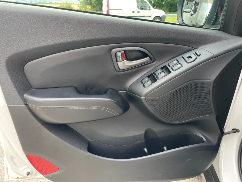 Hyundai IX35 1.7CRDi-FACE-КОЖА-NAVI-PANORAMA, снимка 17 - Автомобили и джипове - 50847569