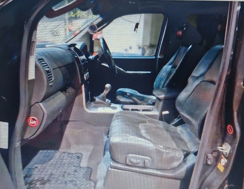 Nissan Navara 2.5 dCI Aventura , снимка 6 - Автомобили и джипове - 53060209