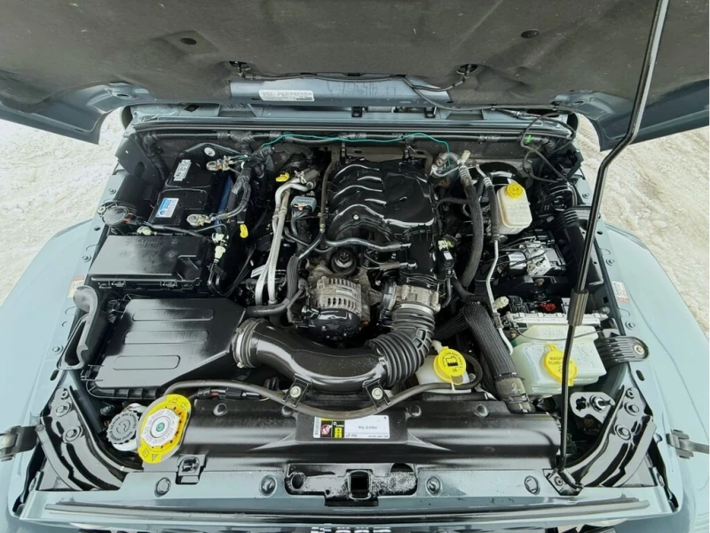 Jeep Wrangler * SAHARA* 2DR* AUTO* AWD* 1 ОWNER, снимка 17 - Автомобили и джипове - 53214590