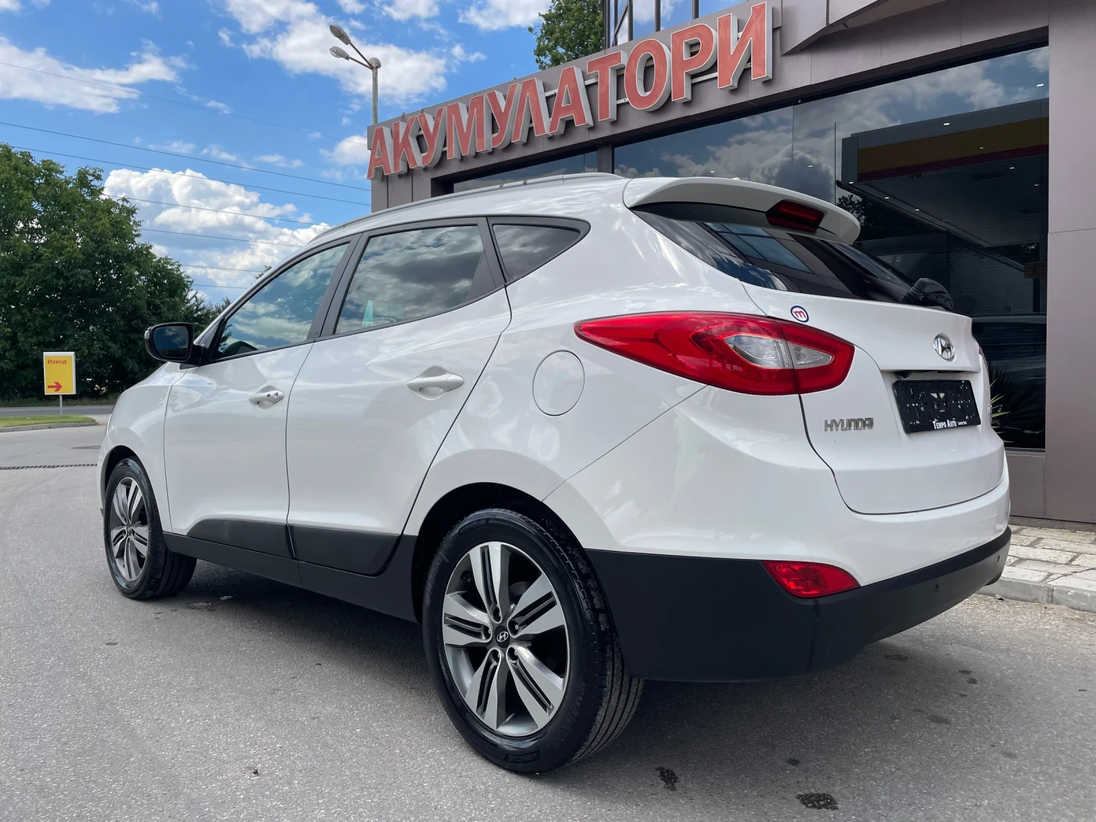 Hyundai IX35 1.7CRDi-FACE-КОЖА-NAVI-PANORAMA - изображение 4