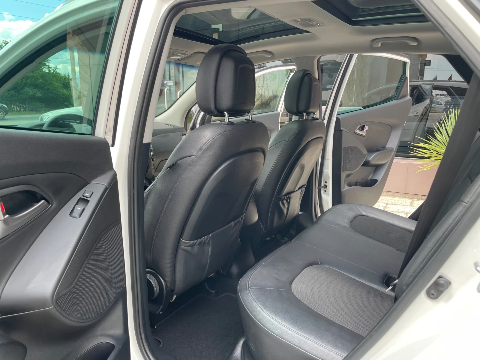 Hyundai IX35 1.7CRDi-FACE-КОЖА-NAVI-PANORAMA - изображение 8