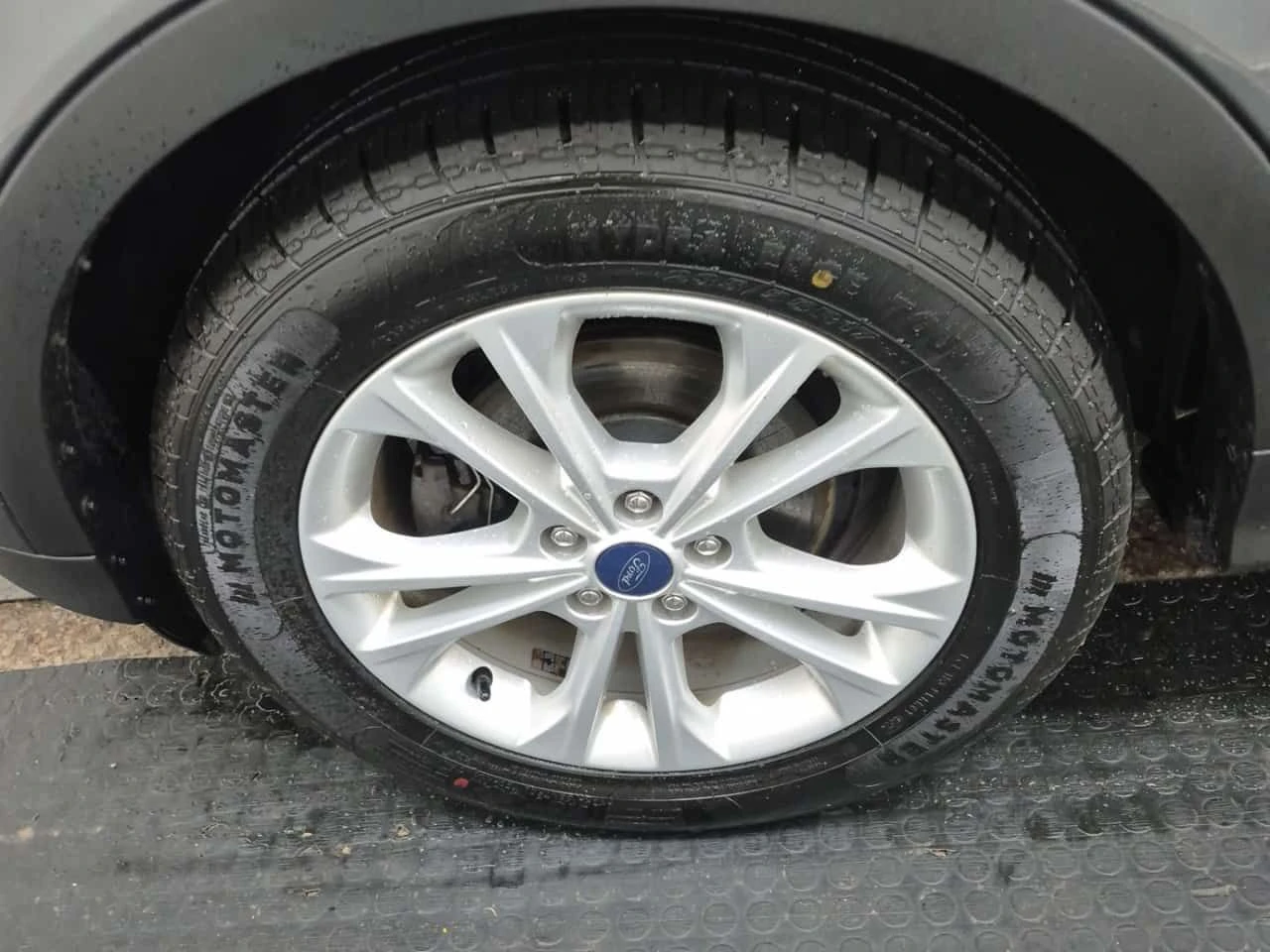 Ford Escape * SE * * ЗАДНА КАМЕРА* * ПОДГРЕВ* , снимка 7 - Автомобили и джипове - 54158052