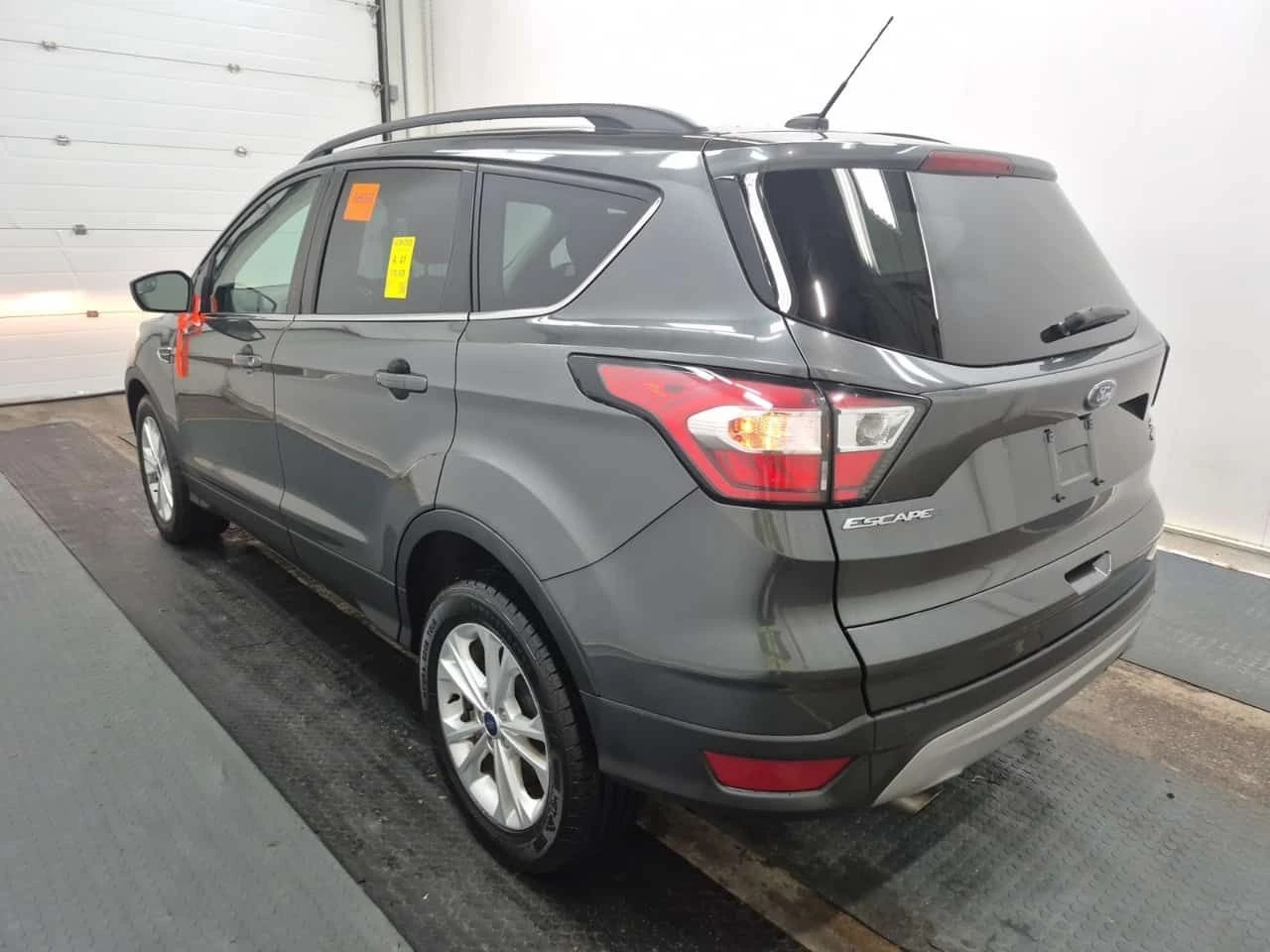 Ford Escape * SE * * ЗАДНА КАМЕРА* * ПОДГРЕВ* , снимка 6 - Автомобили и джипове - 54158052