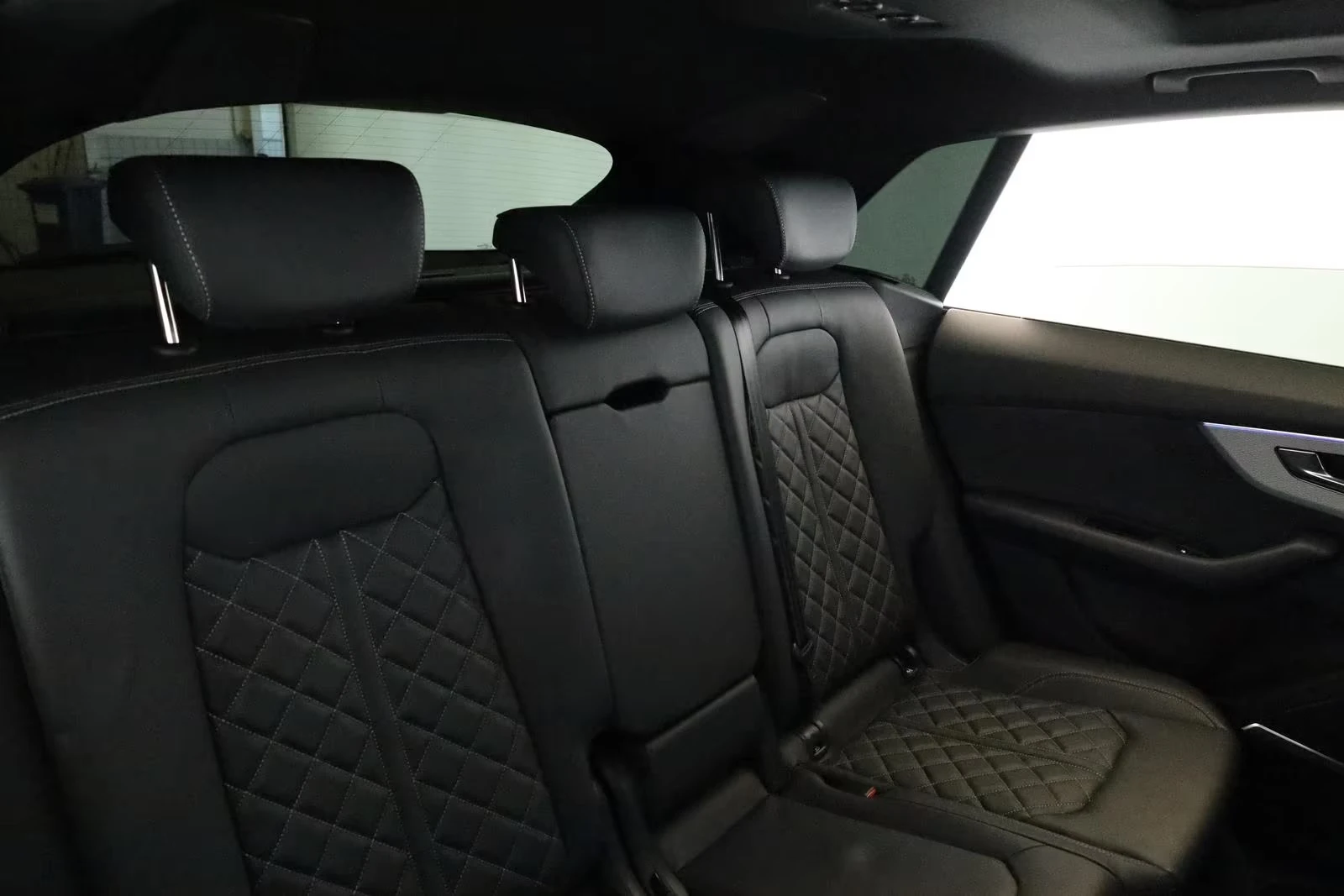 Audi SQ8 TFSI QUATTRO MATRIX B&O PANORAMA 360-CAM, снимка 13 - Автомобили и джипове - 55478548