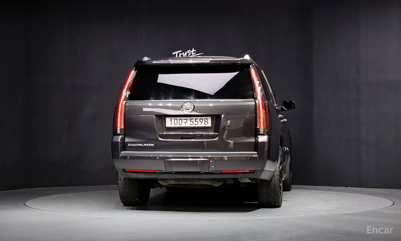 Cadillac Escalade 6.2* V8* ОБДУХВАНЕ* ДИГИТАЛНО* ТАБЛО* 360КАМЕРА* , снимка 4 - Автомобили и джипове - 55740509