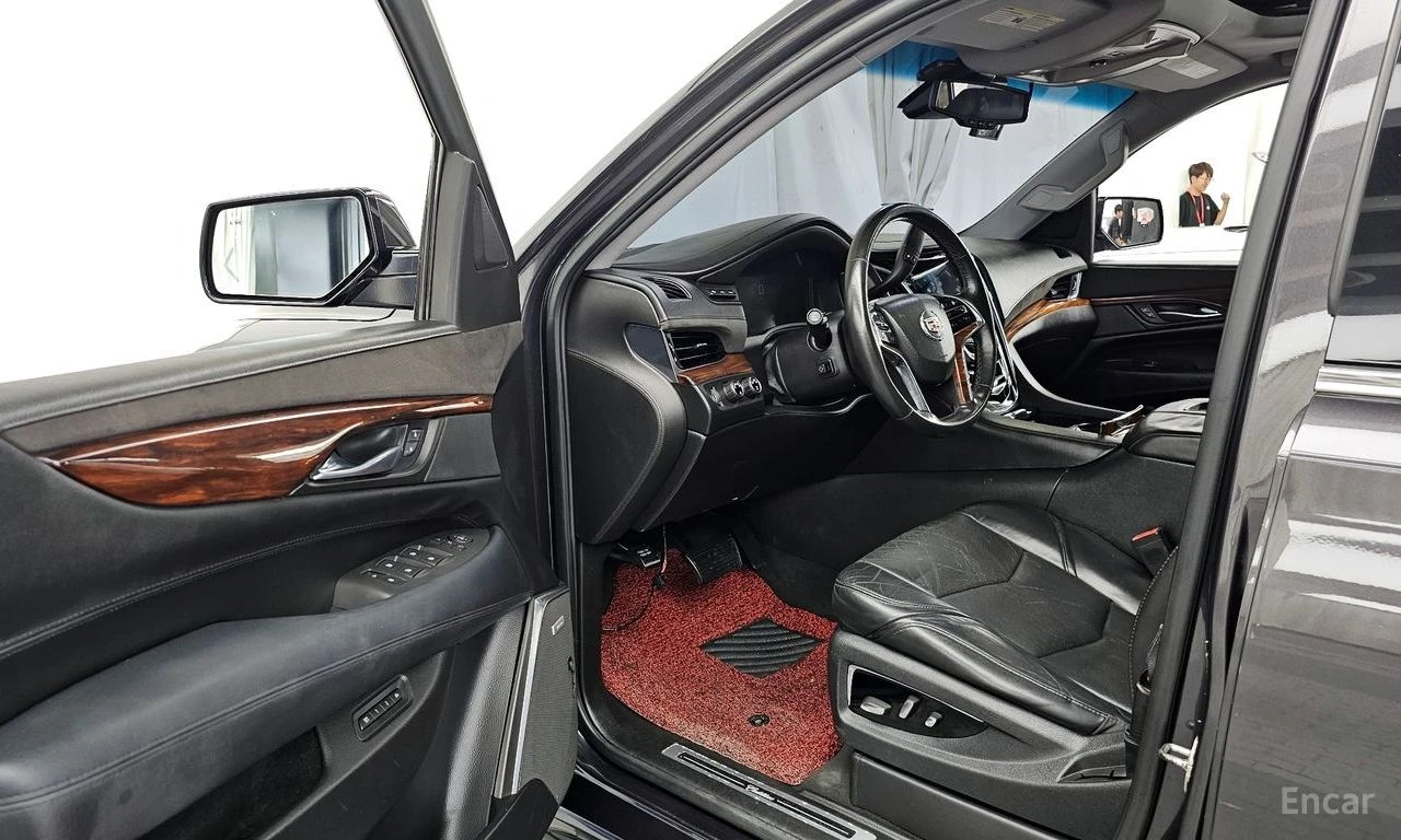 Cadillac Escalade 6.2* V8* ОБДУХВАНЕ* ДИГИТАЛНО* ТАБЛО* 360КАМЕРА* , снимка 5 - Автомобили и джипове - 55740509