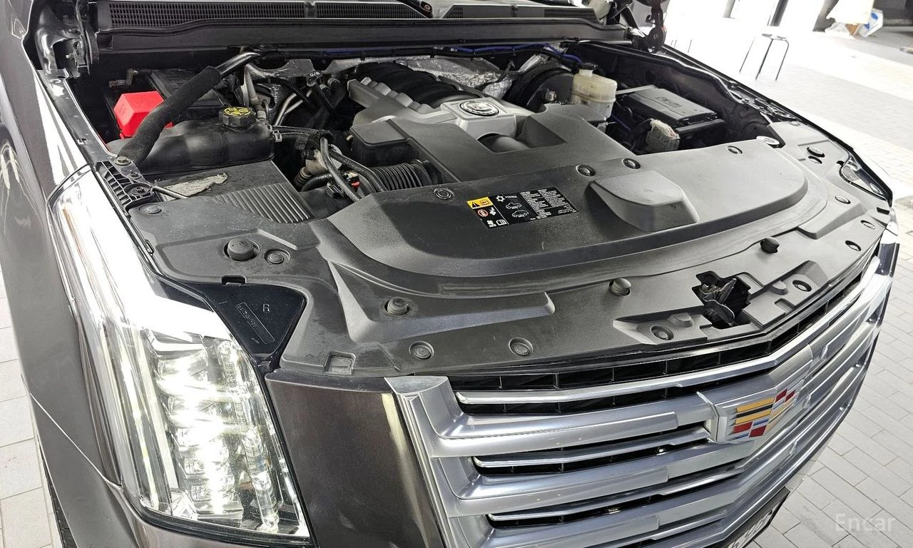 Cadillac Escalade 6.2* V8* ОБДУХВАНЕ* ДИГИТАЛНО* ТАБЛО* 360КАМЕРА* , снимка 16 - Автомобили и джипове - 55740509